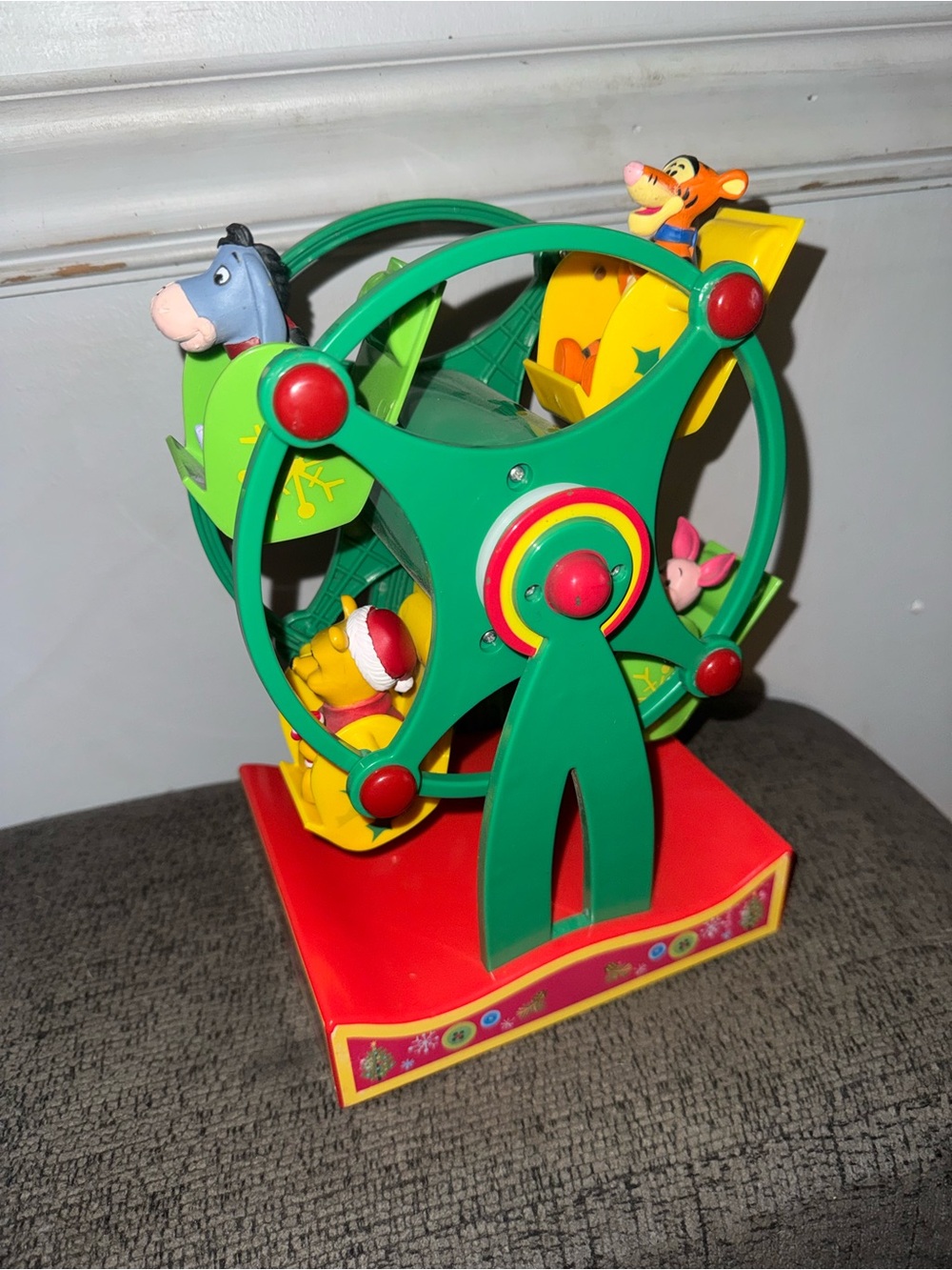 Disney Green and Yellow Winnie the Pooh Ferris Wheel musical Xmas - Picture 1 of 5